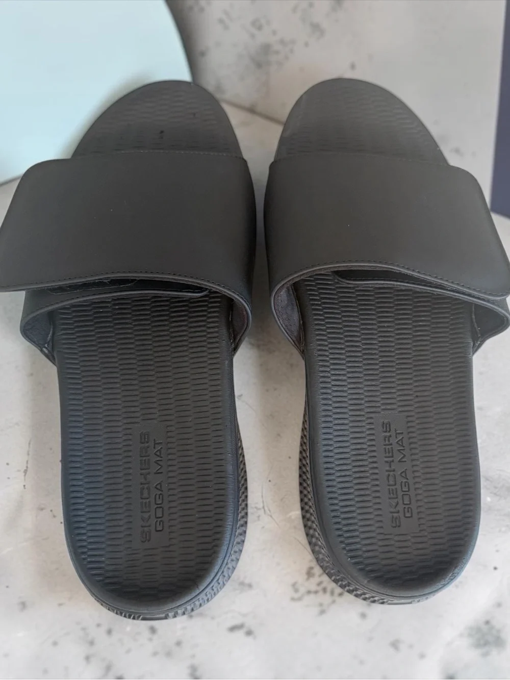Skechers GO Consistent Mens Size 13 Black Slide Sandals Goga Mat 229033